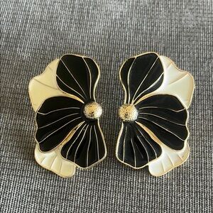 Elegant Black and Gold Floral Earrings